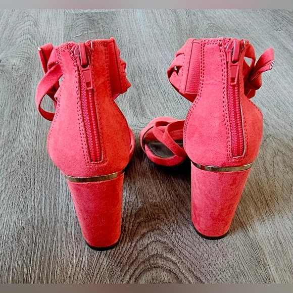 Size 6 Worthington Alexi Strappy Block Heel Sandals - Picture 5 of 9